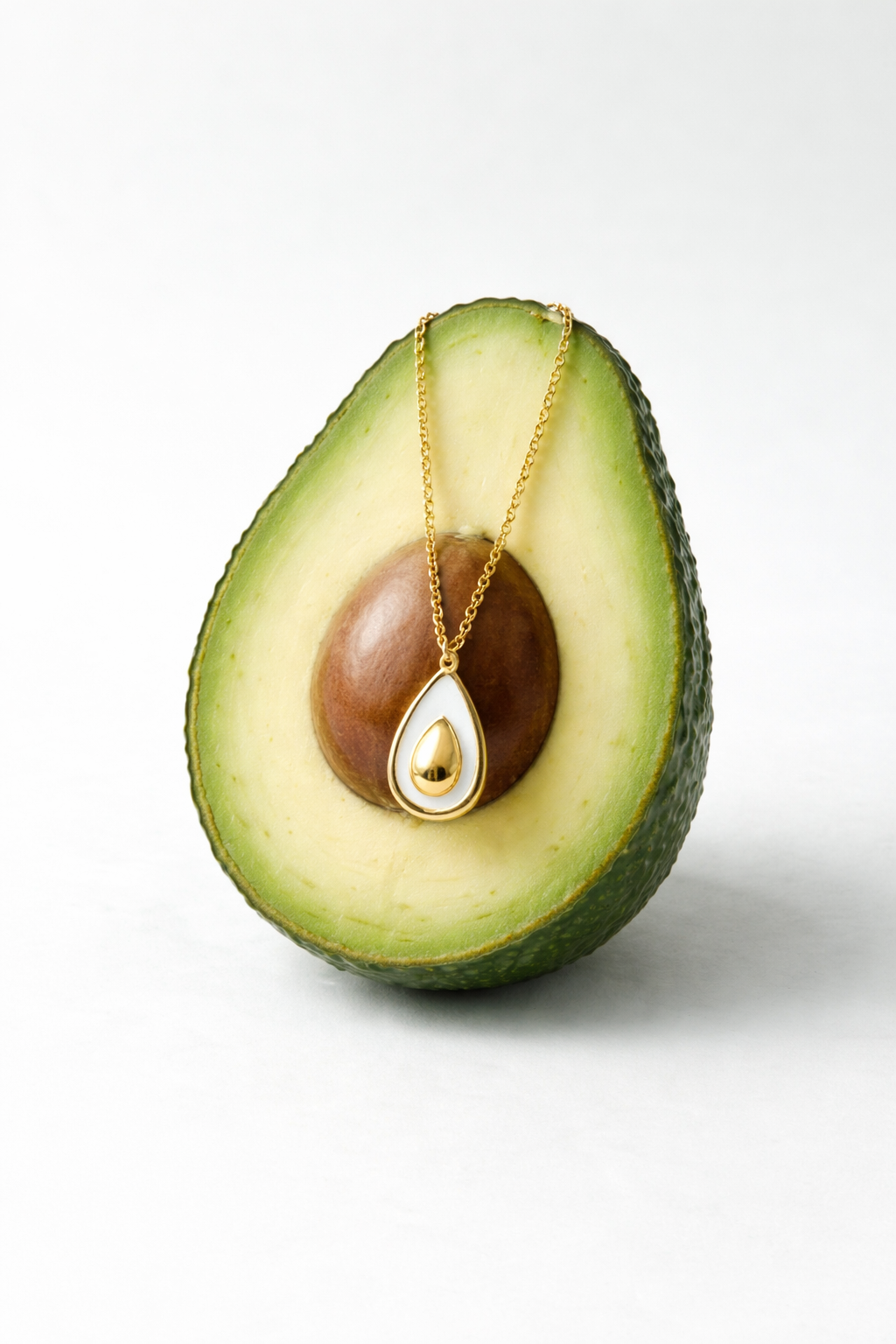 AGUACATE NECKLACE