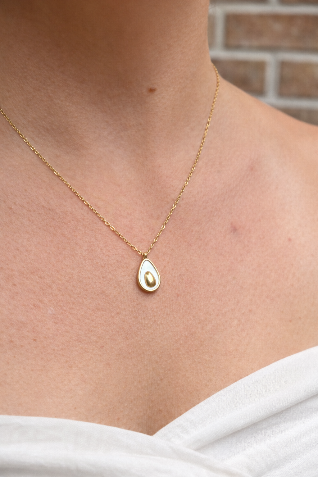 AGUACATE NECKLACE