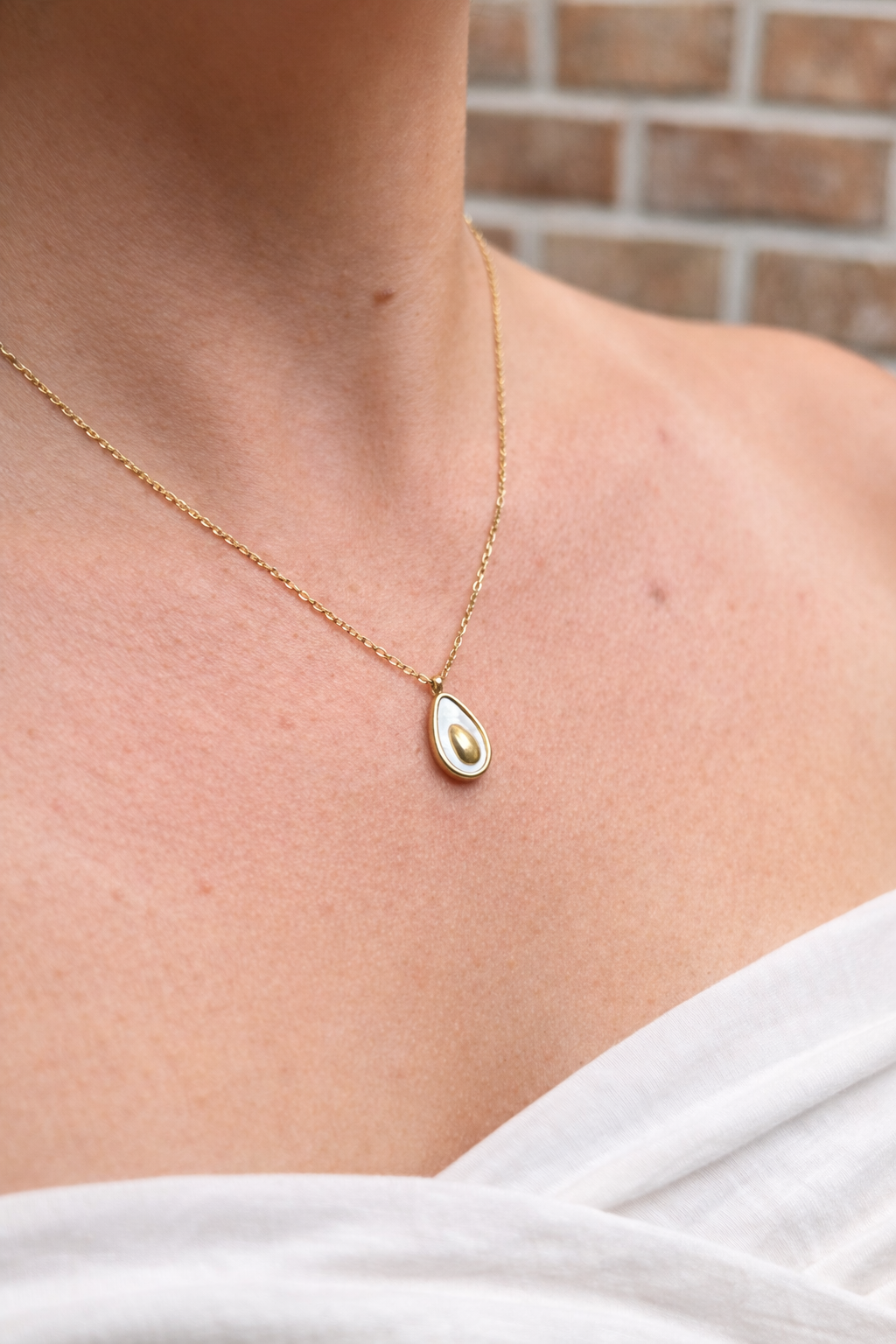 AGUACATE NECKLACE