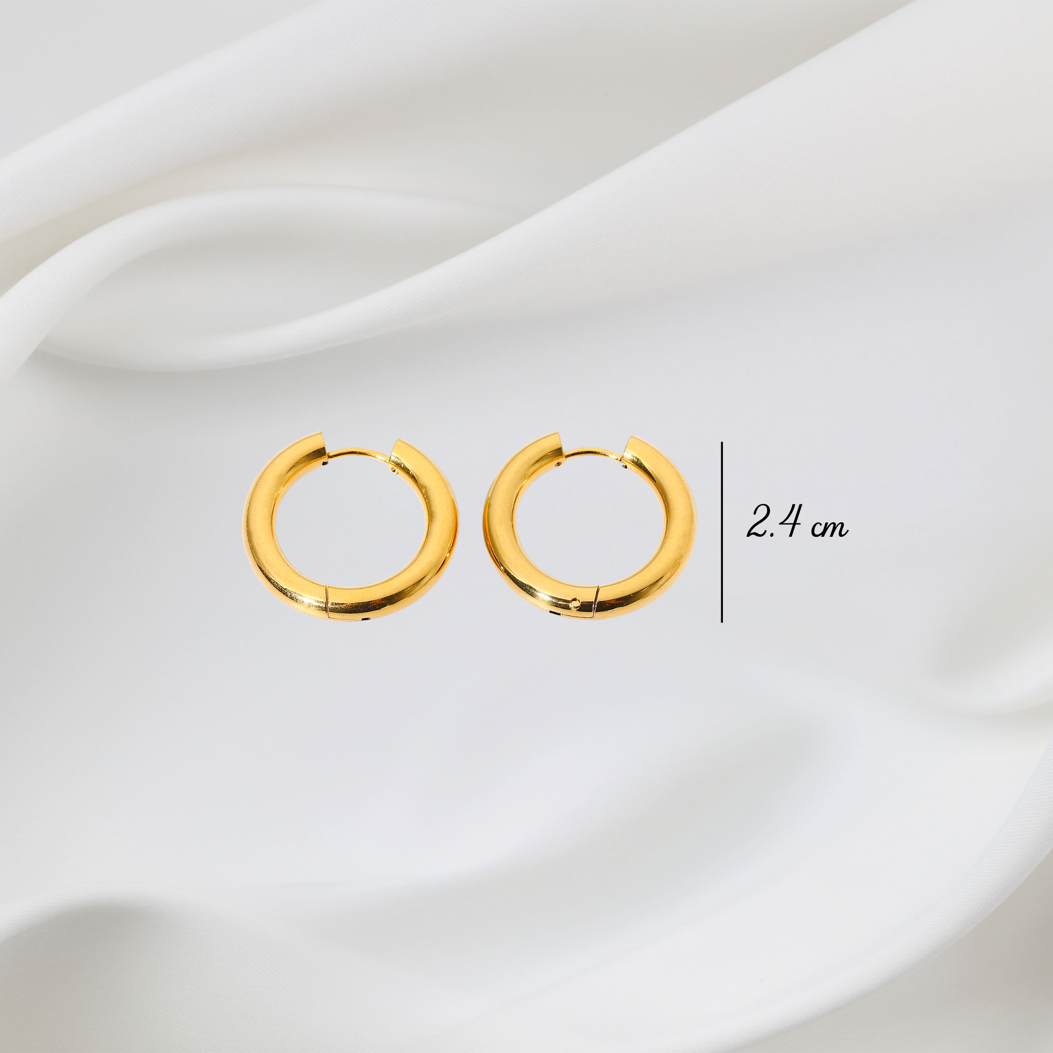 CLASSIC GOLD HOOPS