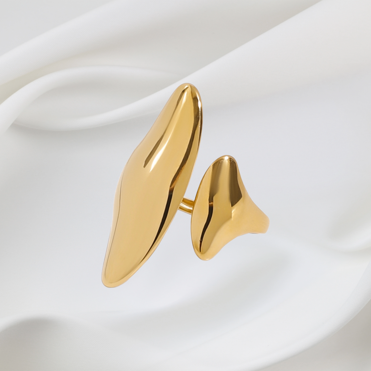 IVY RING
